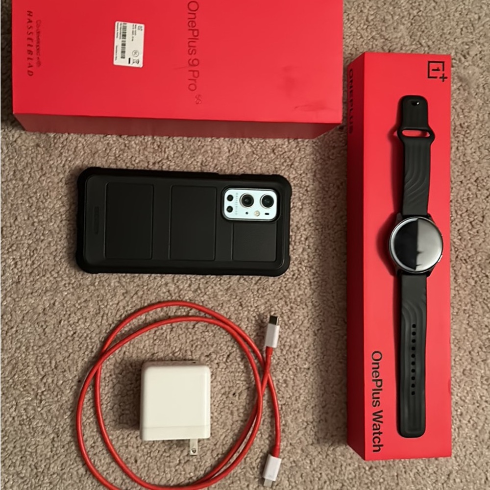 Unlocked Oneplus 9 pro 256gb 12gb ram with oneplus watch with both boxes.